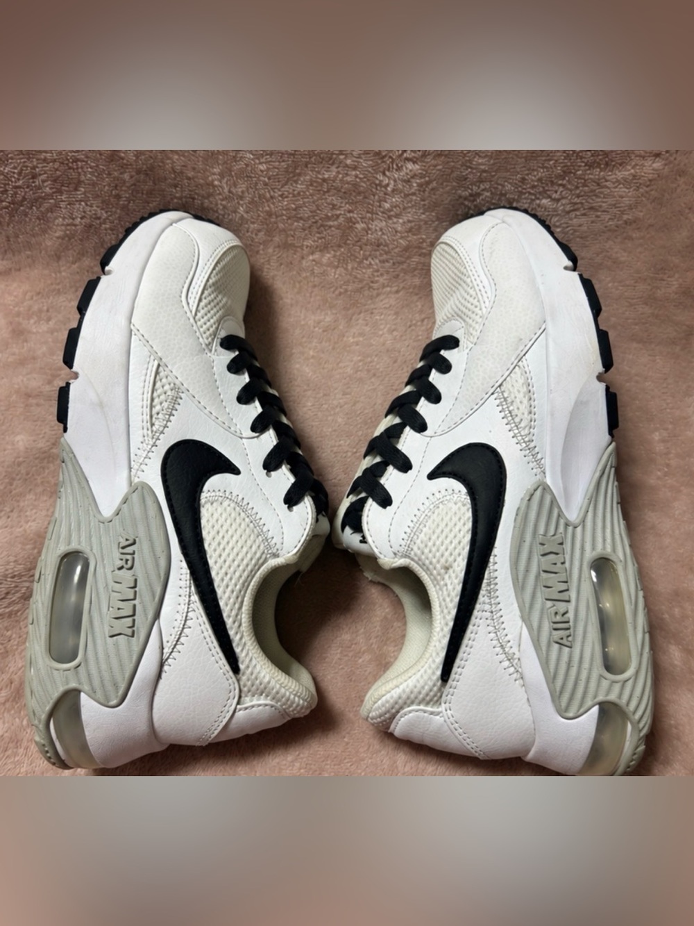 Nike White Black Air Max Women’s Sneakers